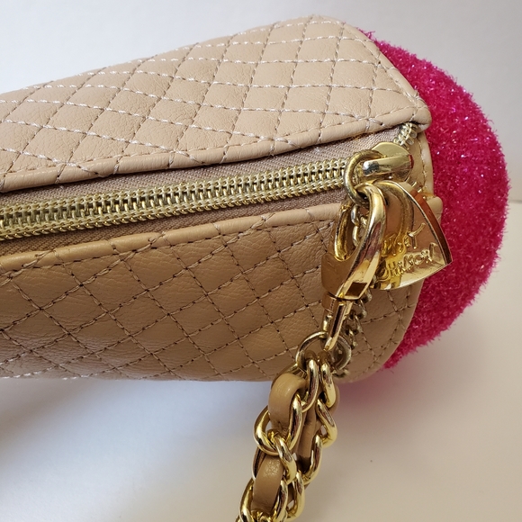 Betsey Johnson - RARE - Ice cream cone wristlet 🍦 - Picture 5 of 10
